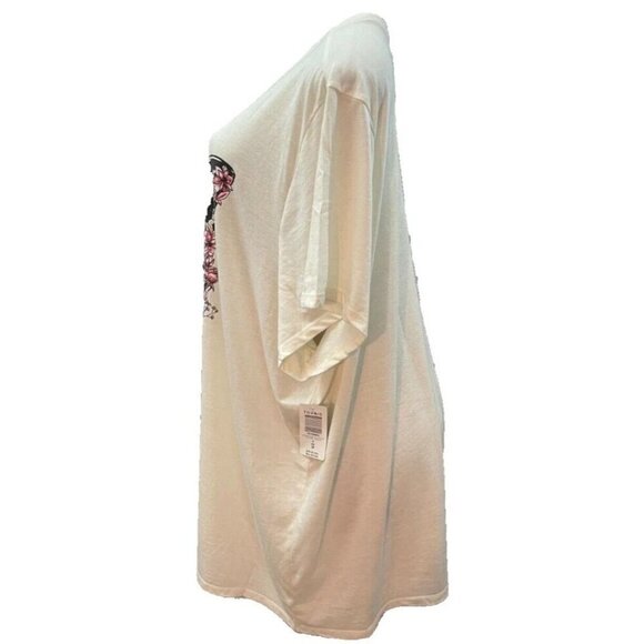 Torrid +5 Off-White Crew Neckline Butterfly Skull Graphic Short Sleeve T-Shirt - Picture 5 of 6